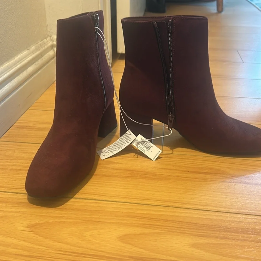 Faux Suede Square Toe Boot Size 7 - Picture 3 of 7